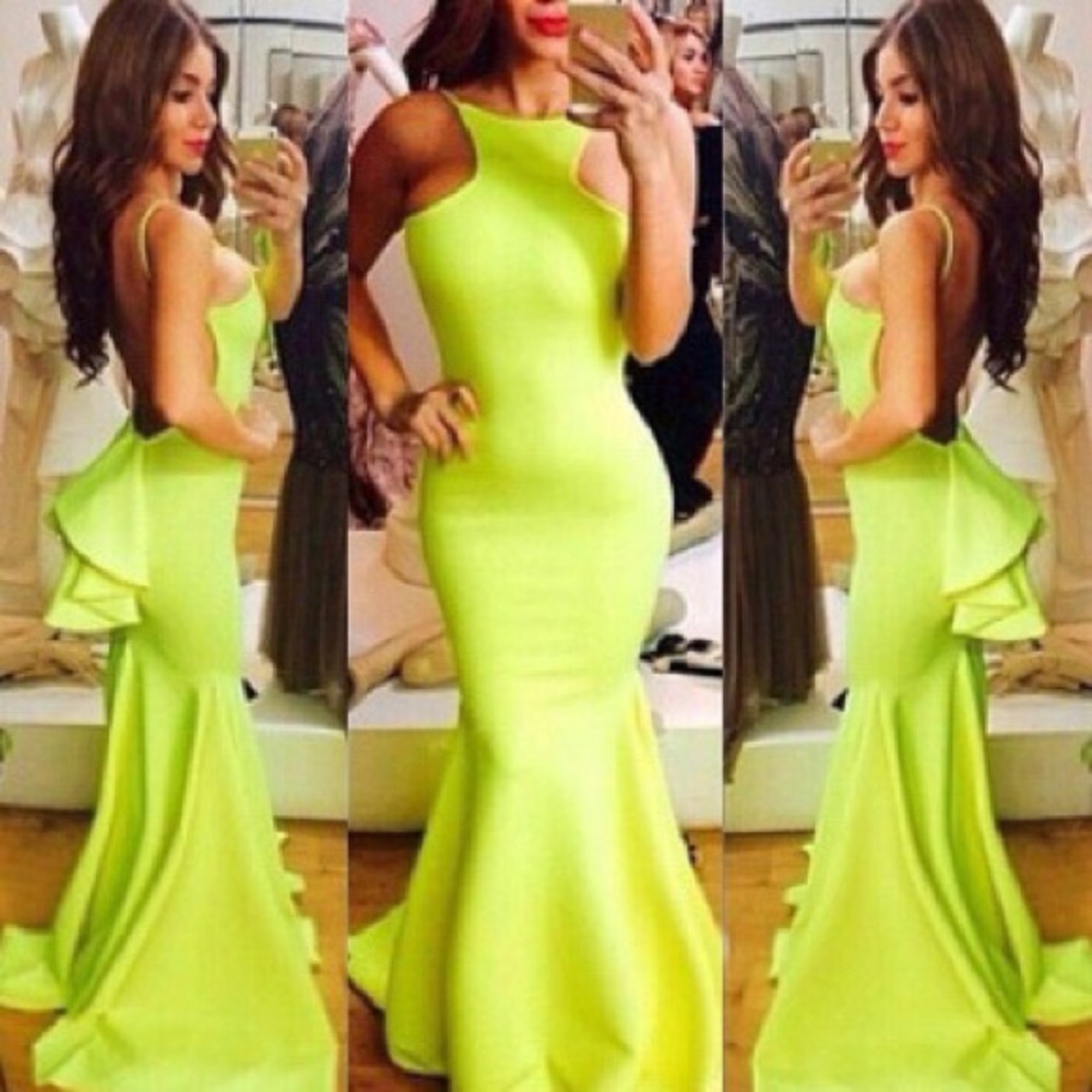 NWOT Custom made Michael Costello replica gown